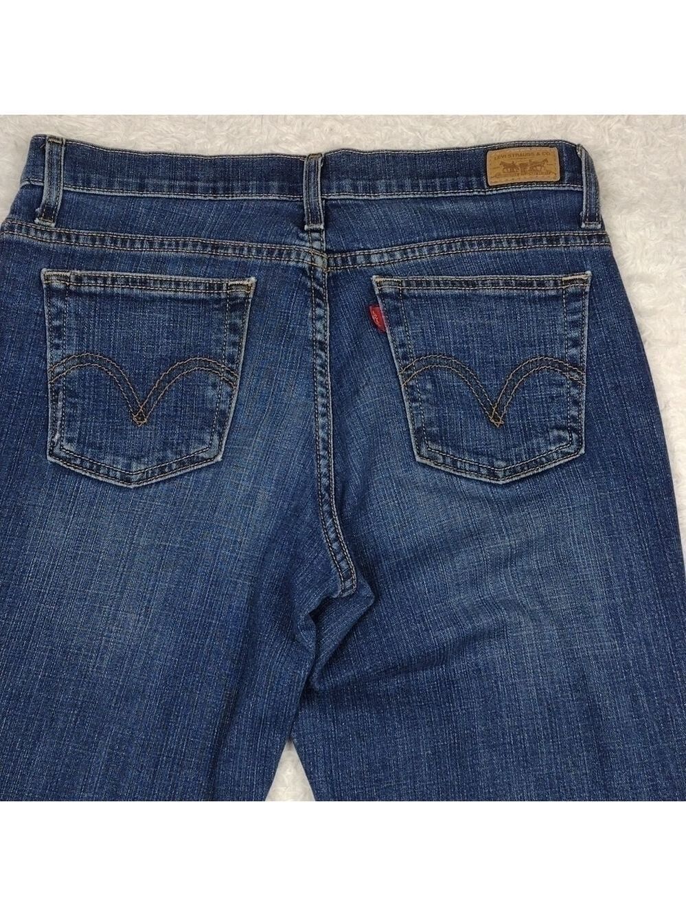 Levi's 550 Blue Medium Wash Five Pocket High Rise Relaxed Boot Cut Denim Jean - Picture 13 of 15